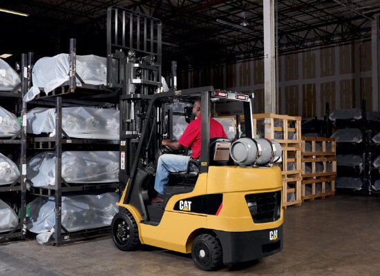 Cat 2C3000 gas forklift