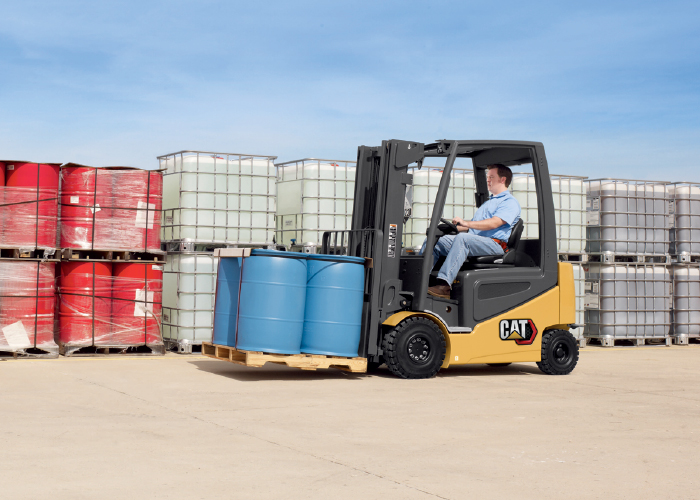 Energy efficient electric lift trucks