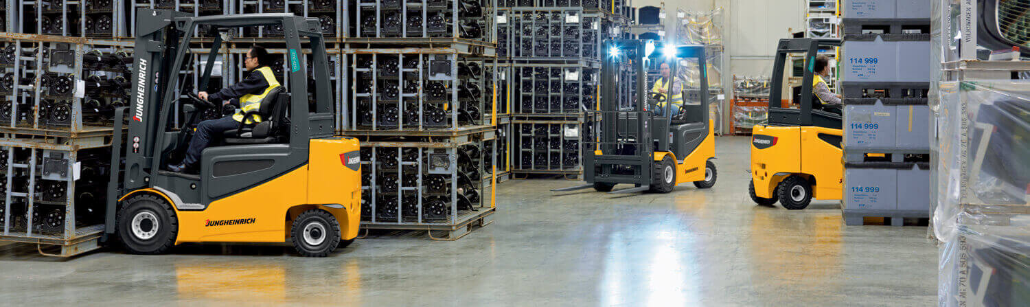 Aerial view of two Jungheinrich forklifts