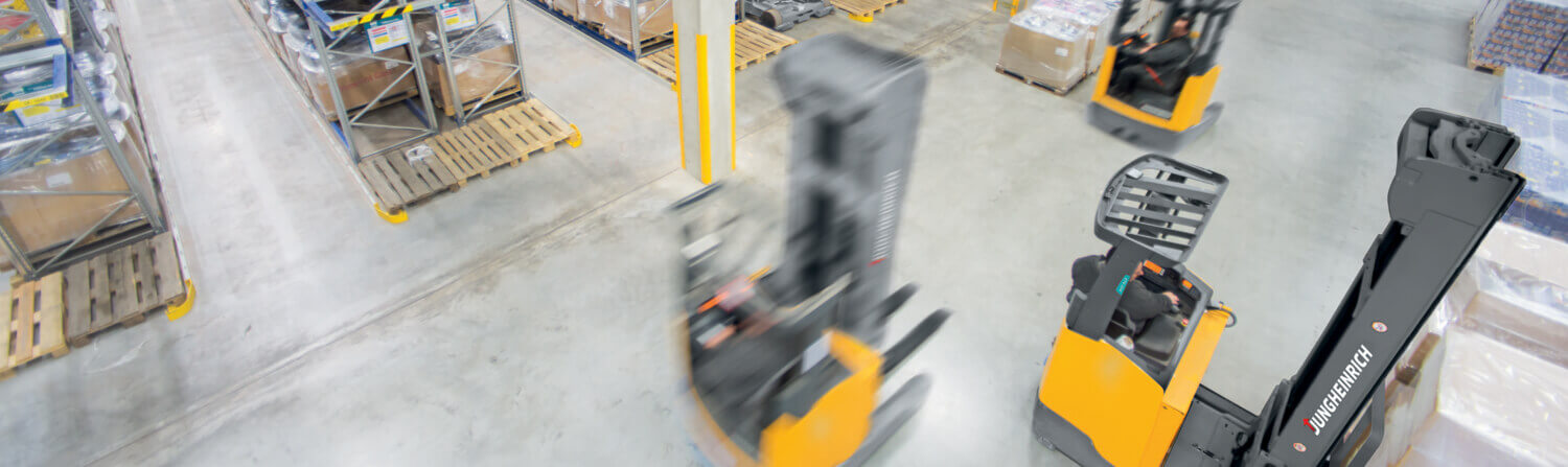 Jungheinrich forklift in narrow aisle