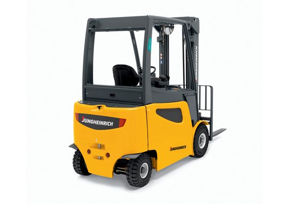 Jungheinrich EFG425 four wheel forklift picking up pallet