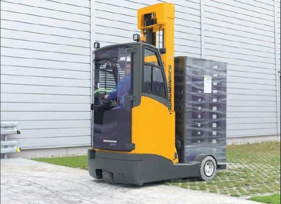 Jungheinrich ETVC16 narrow aisle forklift