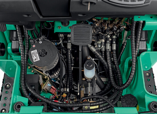 Mitsubishi FBC15N engine and battery