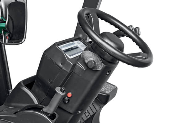 Operator driving Mitsubishi FGC35K