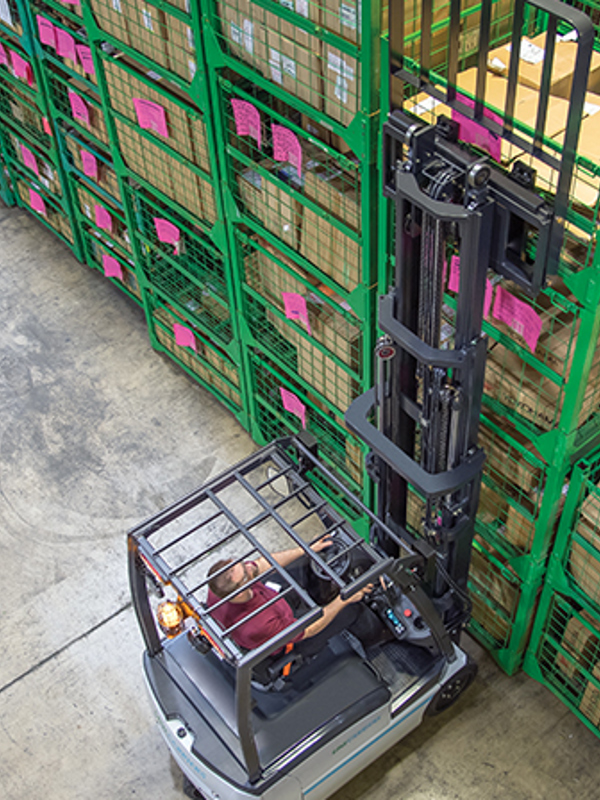 upside-downside-electric-forklifts-unicarriers-tx-m-853x448