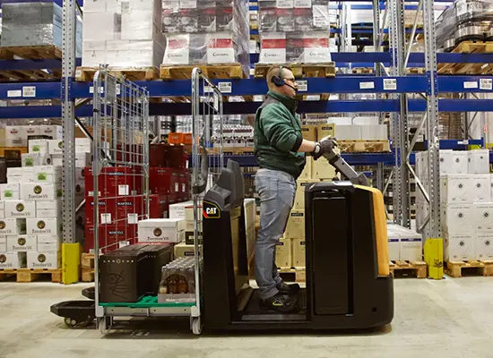 Center Control Rider - NO12N2F-NO25N2P | Cat Lift Trucks
