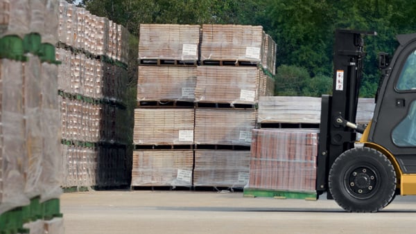 cat ic pneumatic tire lift truck find your dealer