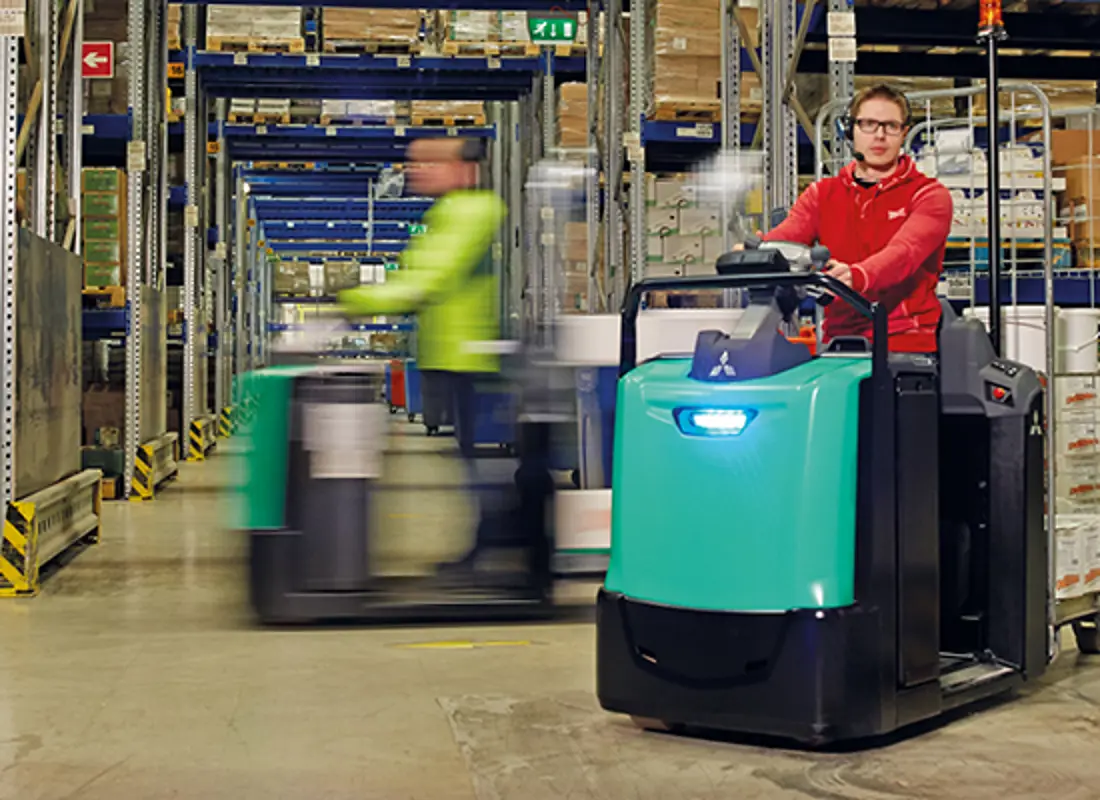 Center Control Rider - OPB12N2F-OPB25N2P | Mitsubishi Forklift Trucks