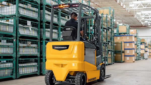 lithium-ion-batteries-logisnext