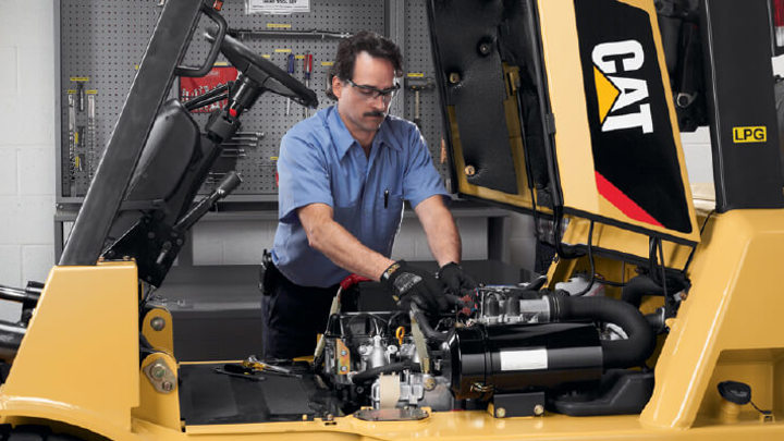 forklift-maintenance-engine