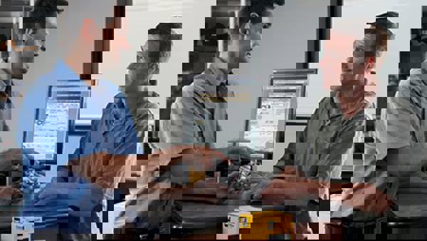 cat-contact-discoverproducts