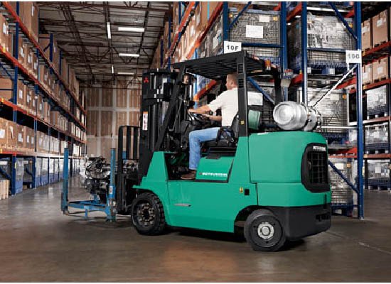 Operator driving Mitsubishi FGC35K